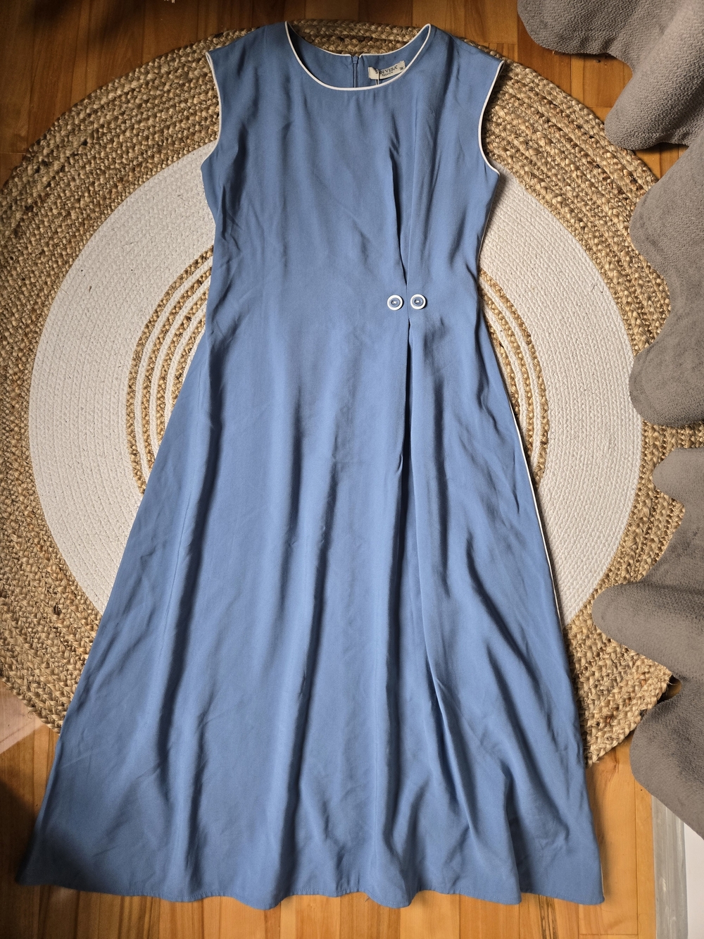 NWT Sleeveless Blue White Piping Dress Minimalist 60s Style Timeless Old Money M - Picture 2 of 15